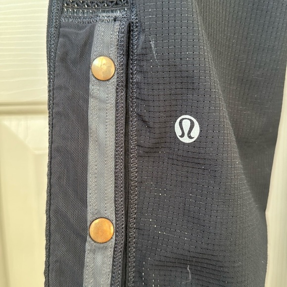 Lululemon Jogger snap button hem, drawstring on waist. - Picture 5 of 12